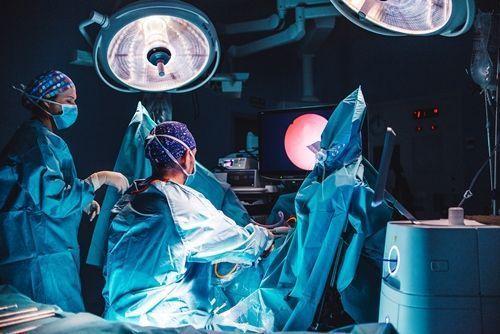 quirófano cirujia prostata hospital enfermera
