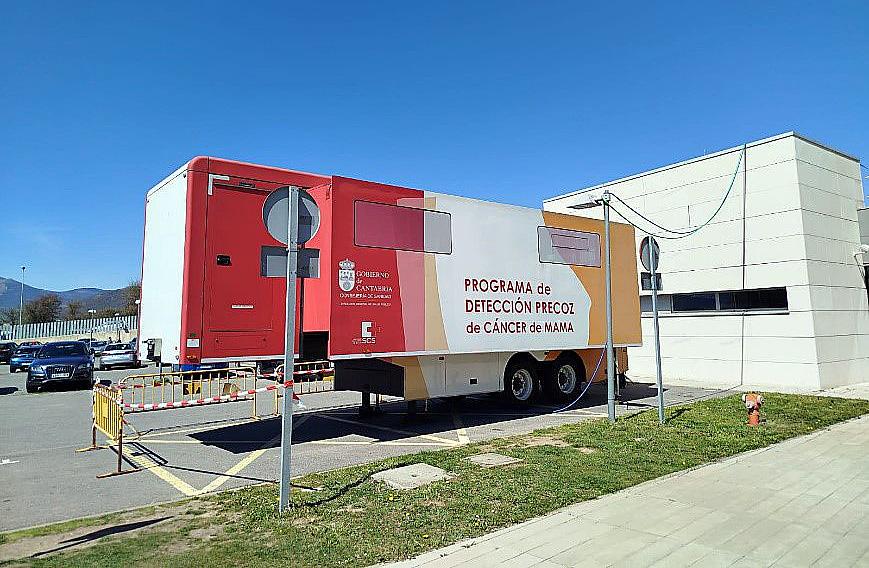Cantabria refuerza la detección precoz del cáncer de mama con nueva tecnología y una segunda unidad móvil